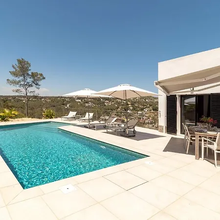 Luxury Hills